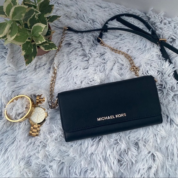 Michael Kors Handbags - Michael Kors Wallet/Crossbody